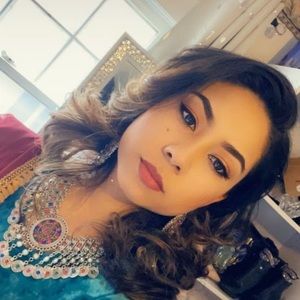 Meet your Posher, Naheeda